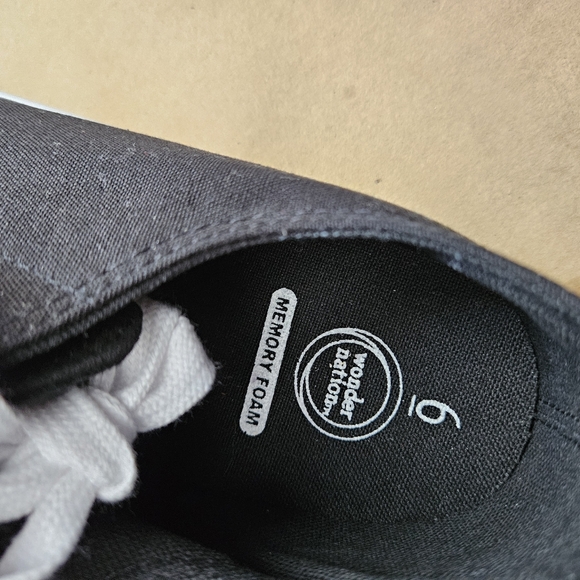 Shoe's size 6 boys nwt - Picture 7 of 9